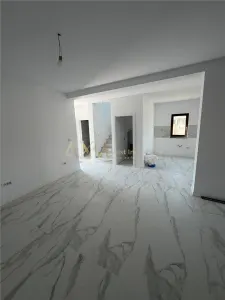 Inchiriere casa 4 camere Giroc - foto 17