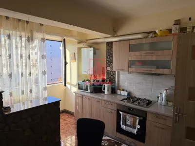 Ap 3 Camere Decomandat – Palas Mall, Podu Ros, Mobilat si Utilat - foto 3