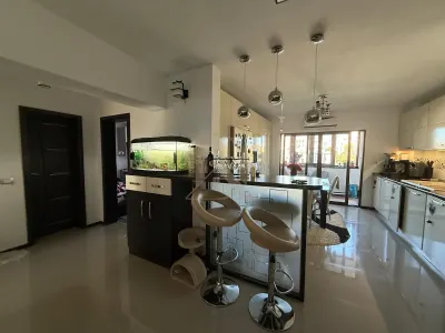 Copou - Casa Armatei , 4 camere , 108 mp , Garaj+Boxa in proprietate! - foto 10