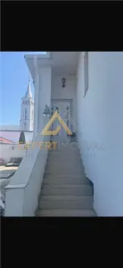 Casa boiereasca Centrul Vechi Baia Mare cu spatiu comercial la parter inchiriat cu 600 euro/luna - foto 2