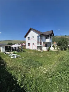 Casa individuala cu CF,  5 camere  la intrare in Campenesti. Zona linistita, priveliste superba - foto 5
