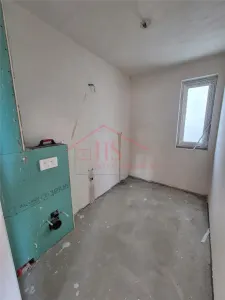 Casa individuala cu 6 camere  la intrare in Dezmir. - foto 18