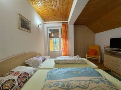 Refugiu de vis in Busteni – casa cocheta cu teren generos si priveliste spectaculoasa - foto 12