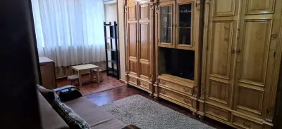 Apartament 2 camere ,etajul 1,zona Vlahuta,117000 Euro - foto 2
