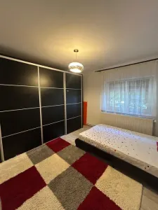 Apartament 4 camere str Harmanului renovat,mobilat modern 144000 Euro - foto 4