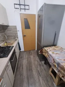 Apartament 2 camere decomandat. zona Grivitei 81000 Euro - foto 5