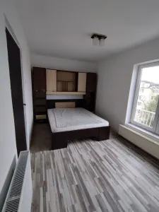 Apartament  2 camere  Astra-piata,renovat,79500 Euro - Brasov