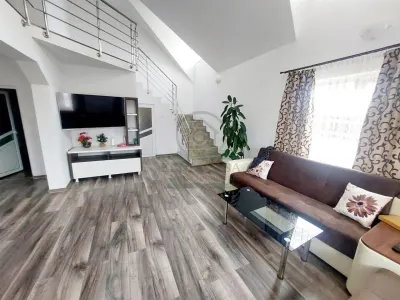 Casa 4 camere Voinesti Iasi  + 820 mp teren - foto 6