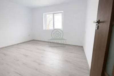 Casa in Voinesti iasi 3 camere, baie, bucatarie, ASFALT si CANALIZARE - foto 10