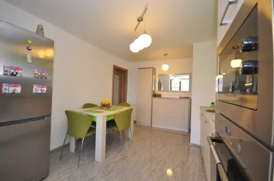 3 camere Centru Civic mobilat lux  600 Euro - foto 5