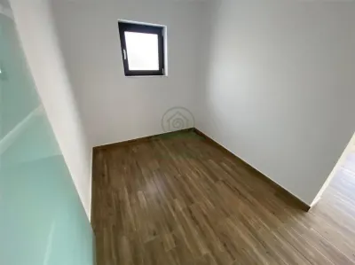 Casa Hlincea Iasi + 1500 mp teren vedere padure! zona deosebita! - foto 14