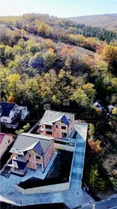 Casa de vanzare cu priveliste frumoasa - foto 10