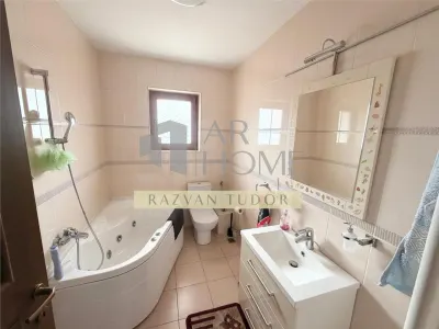 Casa 6 camere + mansarda , cu garaj , beci , Ploiesti , central - foto 17