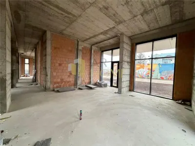 Spatiu comercial parter de bloc, Ploiesti, Albert. - foto 10