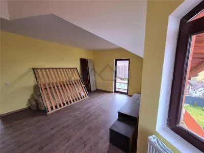 Casa de vanzare individuala cu garaj in Bucium - foto 5