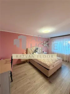 Casa 5 camere , renovata 2020 cu garaj , Ploiesti , central - foto 10