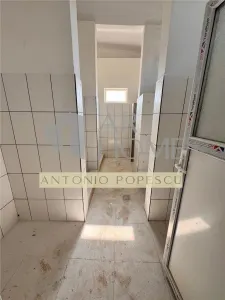 Ansamblu format din teren, platforma betonata si hale industriale, in Brazi, judetul Prahova. - foto 13