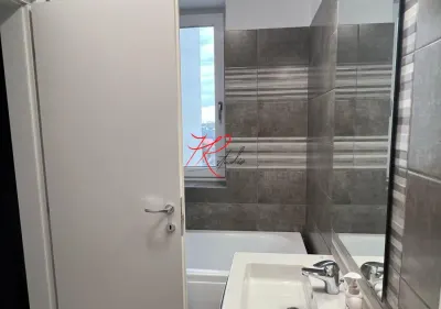 Vanzare apartament 3 camere plus loc de parcare zona Straulesti - foto 10