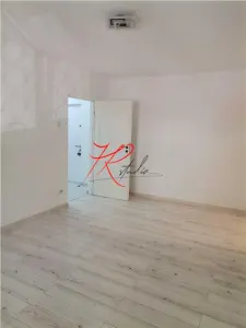 Vanzare apartament 3/4 camereTurda ideal birou, total renovat - foto 7
