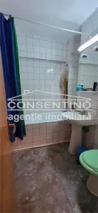 Se vinde imobil cu 4 camere, pe Unirii Sud , liber , cu 3 balcoane - foto 4