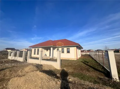 Casa noua Parter | 3 Dormitoare - 570 mp teren | Zona linistita - Satu Mare