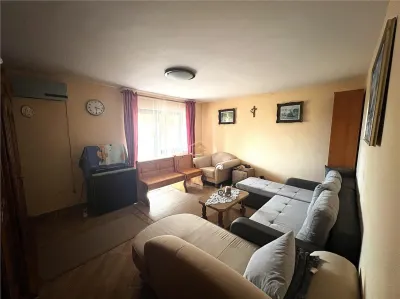 Apartament spatios cu 3 camere in Vila | Curte si gradina | Aproape de oras - foto 12