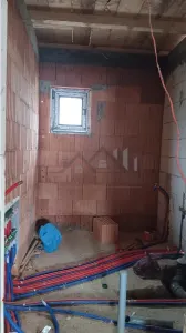 LA CHEIE! Visan Barnova CASA parter 100mp TEREN 400mp toate utilitatile - foto 8
