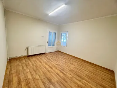 Spatiu versatil - 280 mp in Centru | Parcare in curte | Birouri, Servicii - foto 12
