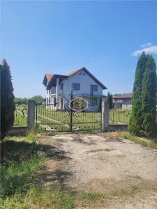 Casa cu 5 camere in Bercu Nou | Teren 1.500 mp - Drum Principal - Bercu Nou