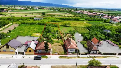 Casa cu teren intravilan de 2.211 mp | Centru, comuna Apa - foto 3