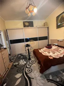 Casa cu 8 camere in Centru | Servicii - Clinica | Teren 700 mp - foto 2