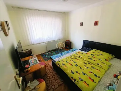 Apartament 4 camere ideal pentru familie sau elevi | Piata 25 Octombrie - foto 3