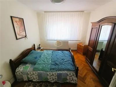 Apartament 4 camere ideal pentru familie sau elevi | Piata 25 Octombrie - foto 4