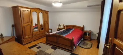 Casa individuala 5 camere | Teren 300 mp | Ideala pentru 2 familii - foto 9