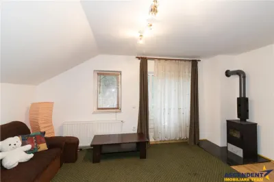 Vila distincta, panorama urbana, amplasare de top, Zarnesti, Brasov - foto 7