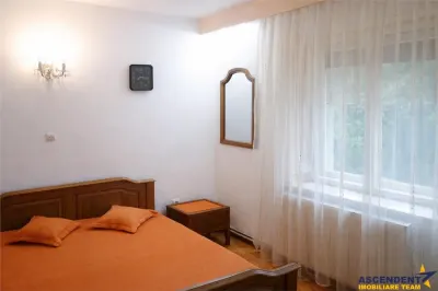 Nivel in vila, cu intrare si gradina proprie, loc parcare, Central, Brasov - foto 2