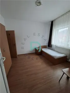 Imobil de închiriat – 18 camere | Ideal pentru muncitori, pensiune sau activități comerciale - foto 5