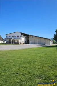 Apartament 3 camere, 140mp, cu acces auto in curte si facilitati, Prejmer, Brasov - foto 3