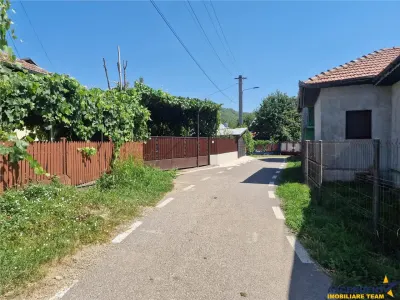 Casa traditionala, cu 2.000mp teren roditor, Izvoarele - foto 5