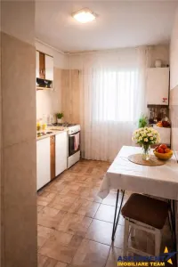 Decomandat, structura frumoasa, terasa generoasa, 3 camere, Brasov - foto 2