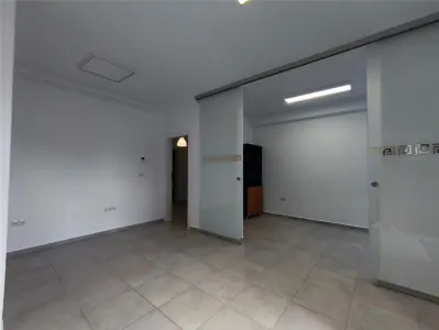 Spatiu Comercial Maurer  Loc De parcare Terasa - foto 2