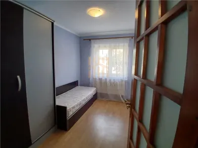Apartament de inchiriat in Sibiu-3 camere ,parter, spatiu verde la bloc-Vasile Aron - foto 5