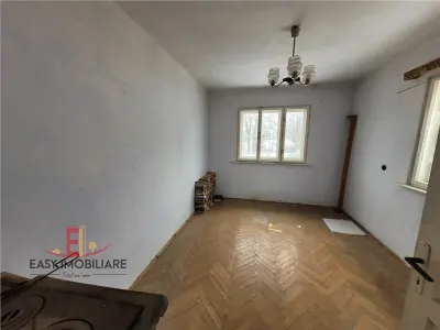 Proprietate cu teren mare 1079 mp, utilitati, ideal investitie – Livezeni - foto 4