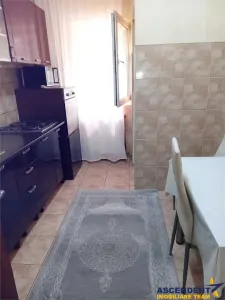 Regim vila, decomandat, cu balcon,beci si loc parcare, Racadau, Brasov - foto 4