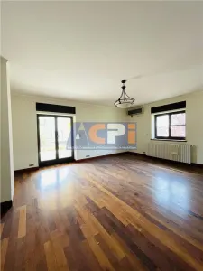 VANZARE VILA 8 CAMERE 652 mp teren zona Sisesti Sector 1 - Bucuresti
