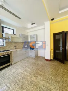VANZARE VILA 8 CAMERE 652 mp teren zona Sisesti Sector 1 - foto 7