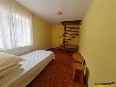 Incadrata de 4.200mp teren, Vila cu potential turistic, in inima Predealului - foto 15