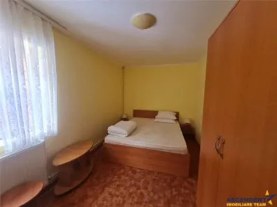 Incadrata de 4.200mp teren, Vila cu potential turistic, in inima Predealului - foto 16