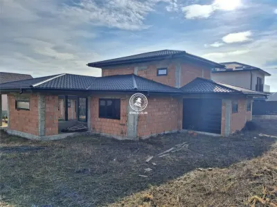 Vila 5 camere la rosu 203 mp utili, teren 800 mp  Valea Lupului, Iasi - Iasi