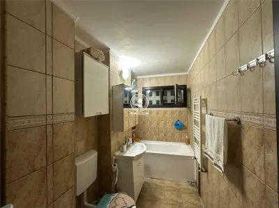 Apartament 3 camere Podu de Piatra - foto 6
